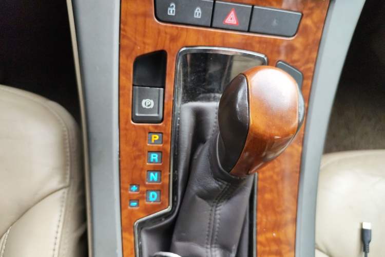 Used Buick LaCrosse 2011 2.4L SIDI Luxury Edition Gear Lever