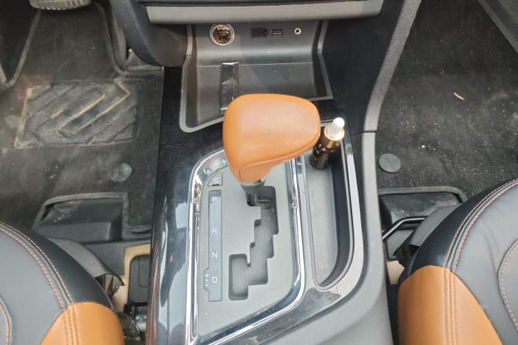 Used Soueast DX7 2015 1.5T Automatic Prestige Model
