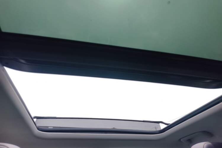 Used iCAR 03 2024 401km Two-Wheel Drive Standard Advanced Version Headliner