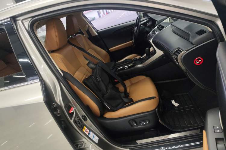 Used Lexus NX 2015 200 All-Wheel Drive Fēngshàng Edition Right Front Seat