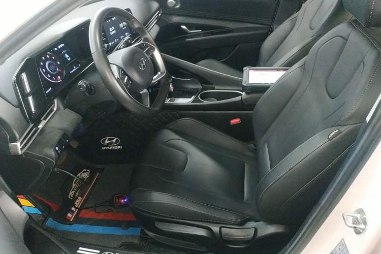 Used Hyundai Elantra 2021 1.5L CVT GLX Elite Edition Left Front Seat