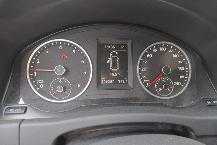 Used Volkswagen Tiguan 2015 1.8TSI Automatic All-Wheel Drive Comfort Edition Instrument Cluster