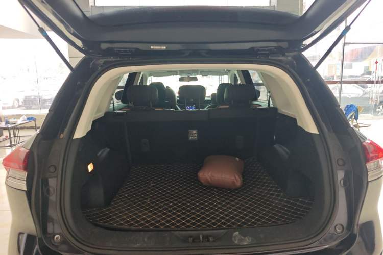 Used CHANGAN OSHAN X7 2020 1.5T Automatic Elite Edition Trunk