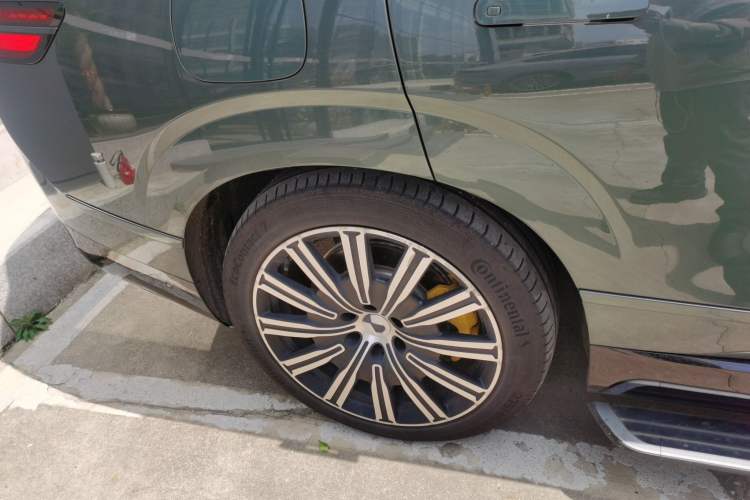 Used Denza N9 2025 Flagship Model
