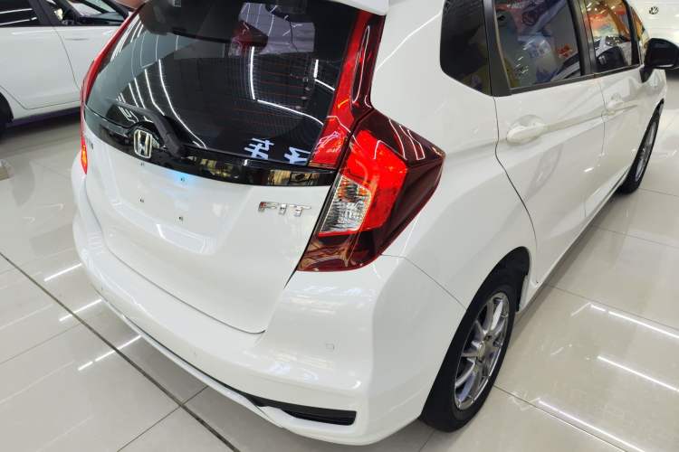 Used Honda Fit 2018 1.5L CVT Comfort Version Exterior 3