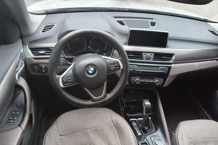 Used BMW X1 2019 xDrive20Li Luxury Model Steering Wheel