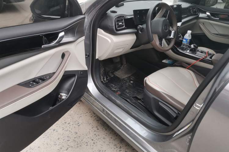 Used BYD Qin PLUS 2023 Champion Edition DM-i 120KM Leading Model
