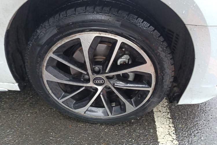 Used Audi A3 2022 A3L Limousine 35 TFSI Progressive Sport Edition Right Front Wheel Hub