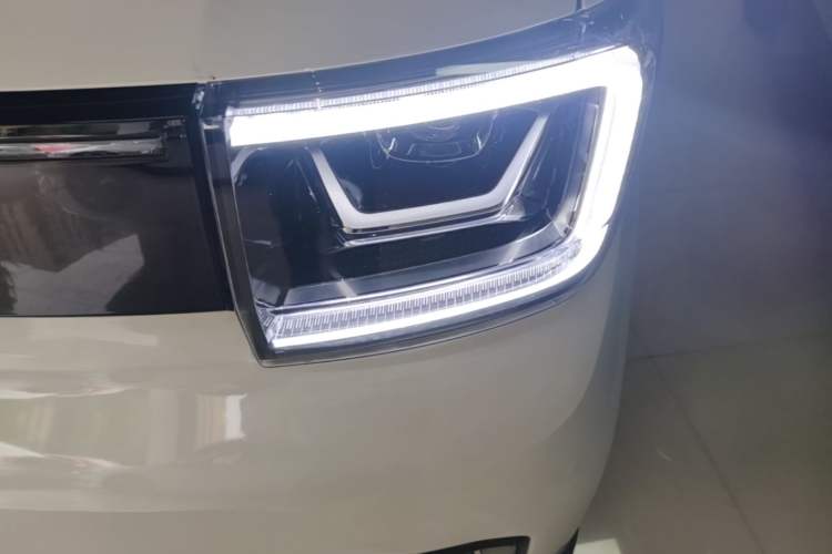 Used Wuling Hongguang MINIEV 2022 GAMEBOY 300km Enthusiast Model with Lithium Iron Phosphate
