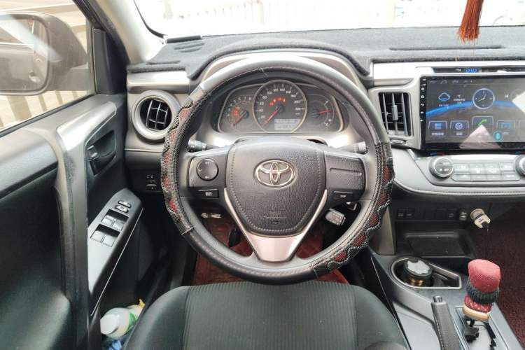 Used Toyota RAV4 2019 2.0L CVT Two-Wheel Drive Pioneer Edition China V Standard
