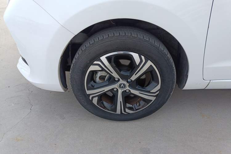 Used CHANGAN Benni E-Star 2022 Charming Edition Colorful Model Lithium Iron Phosphate
