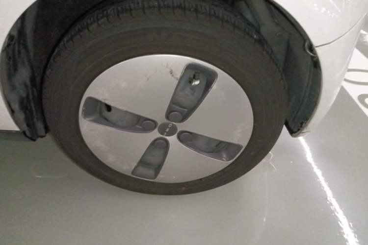 Used ORA Black Cat 2021 301 km Basic Version Right Front Wheel Hub