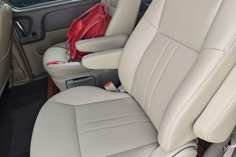 Used Buick GL8 2014 2.4L Comfort Edition
