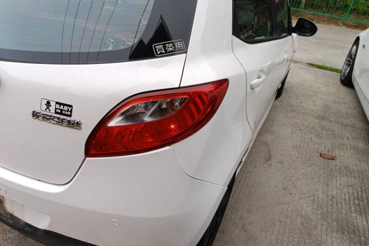 Used Mazda 2 2012 Hatchback Xuan Dong 1.5L Automatic Value Edition