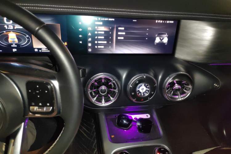 Used Tank 300 2023 Off-Road Edition 2.0T Challenger Audio And AC Panel