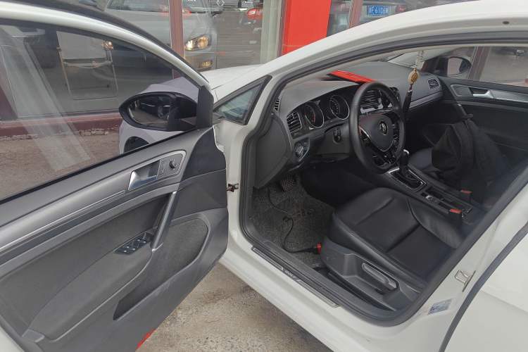 Used Volkswagen Golf 2017 230TSI Automatic Comfort Edition – Celebrating Milestone of One Million Units