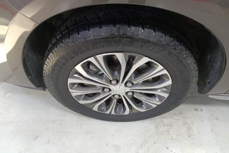 Used Buick GL8 2023 Land Executive Class Smart Enjoyment Model
