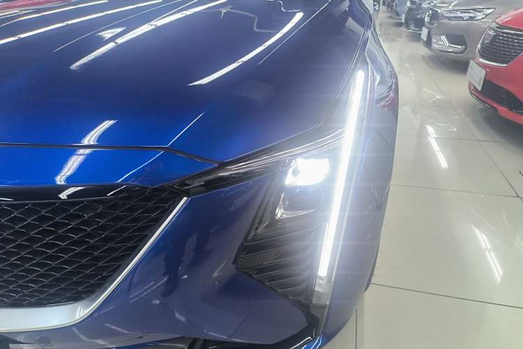 Used Cadillac CT5 2024 28T Platinum Edition Left Front Headlight