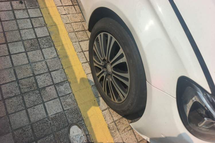 Used Mercedes-Benz C-Class 2016 C 200 L Right Front Wheel Hub