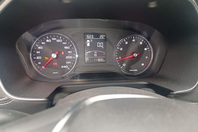 Used Roewe RX5 2016 20T Two-Wheel Drive Automatic Internet Smart Edition
