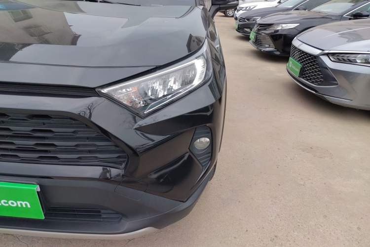 Used Toyota RAV4 2021 2.0L CVT Two-Wheel Drive Fashion PLUS Edition
