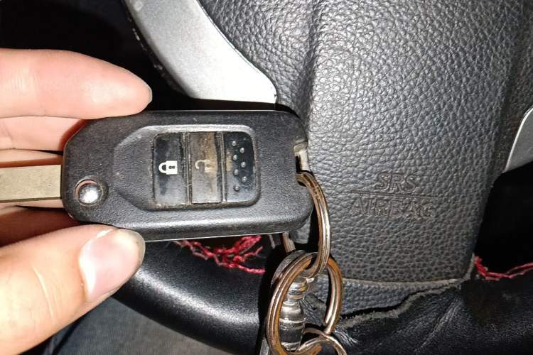 Used Dongfeng Fengdu MX6 2015 2.0L Manual Two-Wheel Drive Navigation Edition
