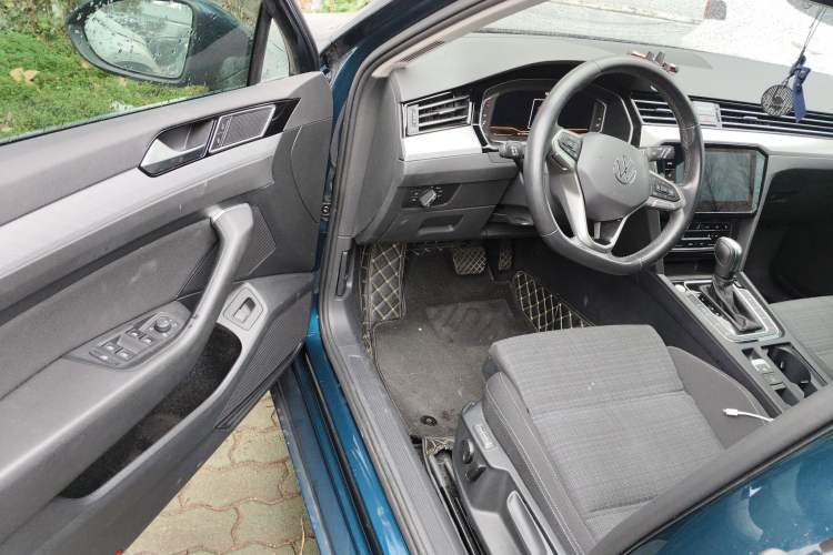 Used Volkswagen Variant 2021 2.0T Comfort Edition Driver Seat