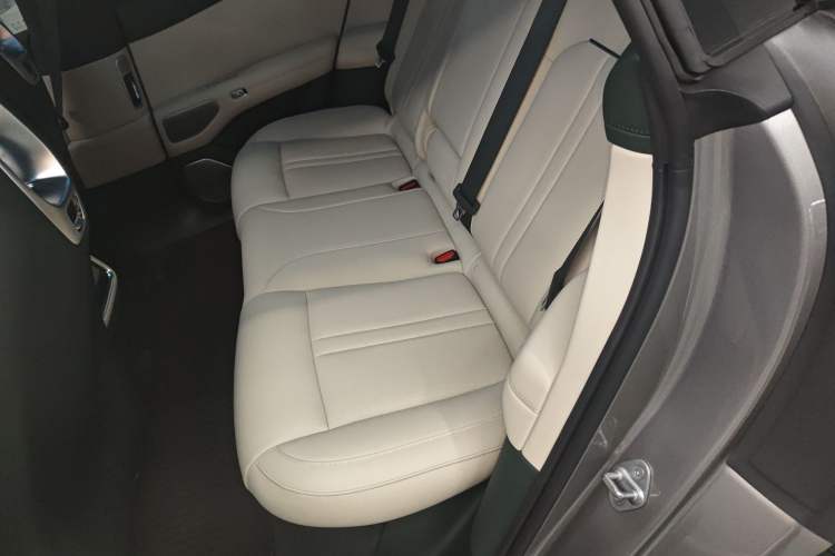 Used Xiaomi Auto YU7 2025 Ultra-Long Range High-Performance All-Wheel-Drive Max Edition
