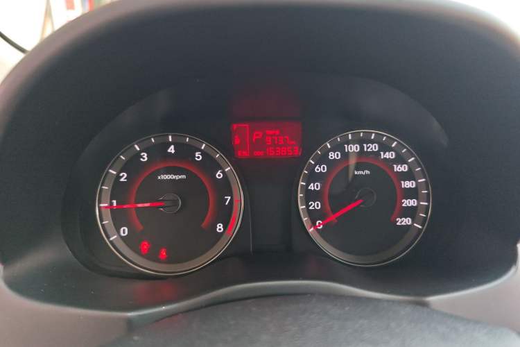 Used Hyundai Verna (older generation) 2014 1.4L Automatic Leading-Edge GLX Instrument Cluster