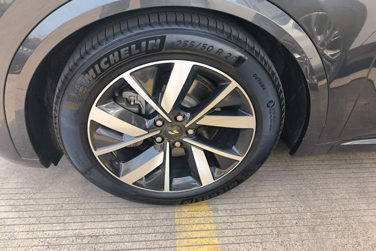 Used Li Auto L8 2023 Pro Model
