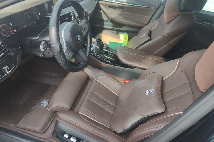 Used BMW 5 Series 2023 530Li Luxury Edition M Sport Package Left Front Seat