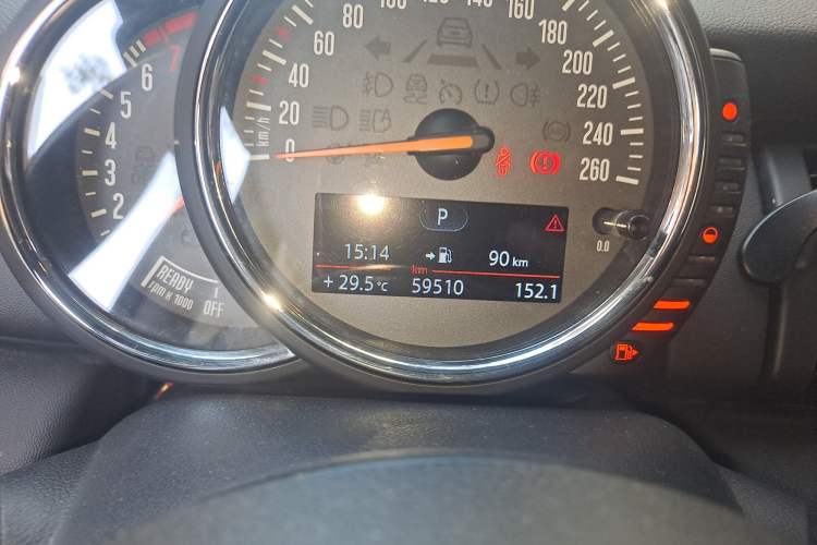 Used MINI 2016 1.2T ONE Pioneer Edition Odometer Close Up