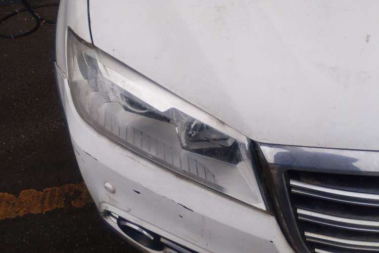 Used Haval H6 2014 Sport Version 1.5T Manual Two-Wheel Drive Elite Edition Right Front Headlight