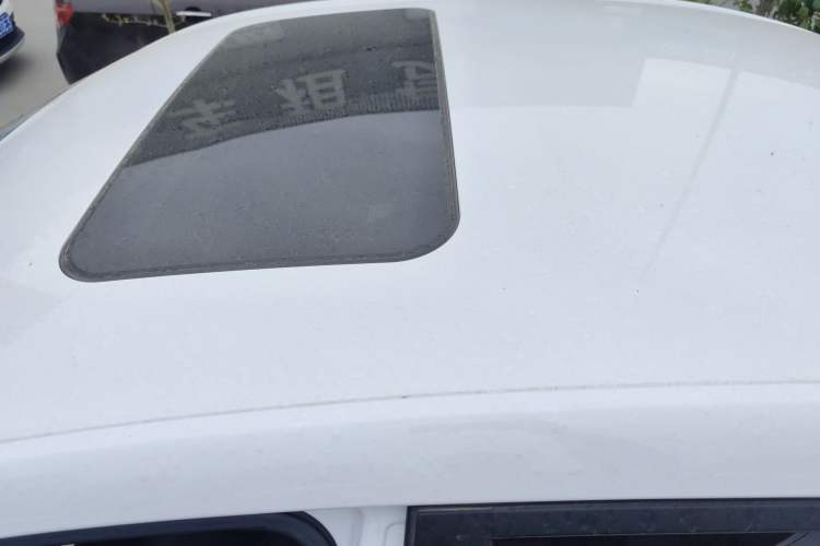 Used Roewe i5 2021 1.5L CVT Diamond Edition Roof