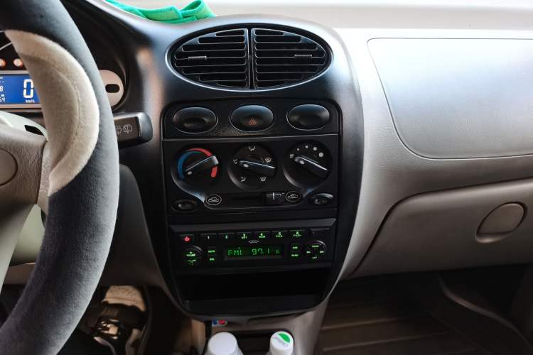 Used Chery QQ3 2012 Fashion Edition 1.0L Manual Champion Version