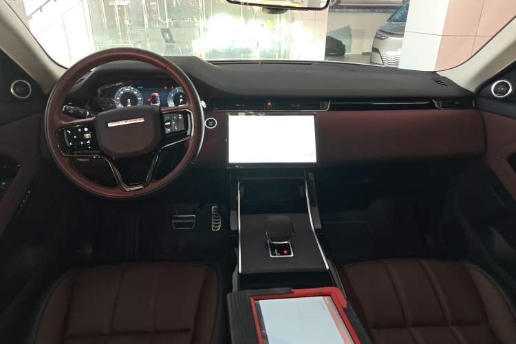 Used Land Rover Range Rover Evoque 2024 Aurora L 249 PS Prestige Light-Chasing Edition