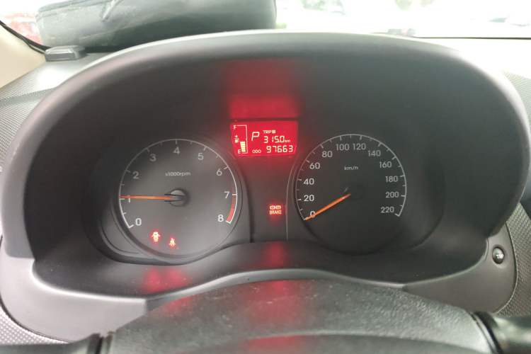 Used Hyundai Verna (older generation) 2014 1.4L Automatic Smart GLS Odometer Close Up