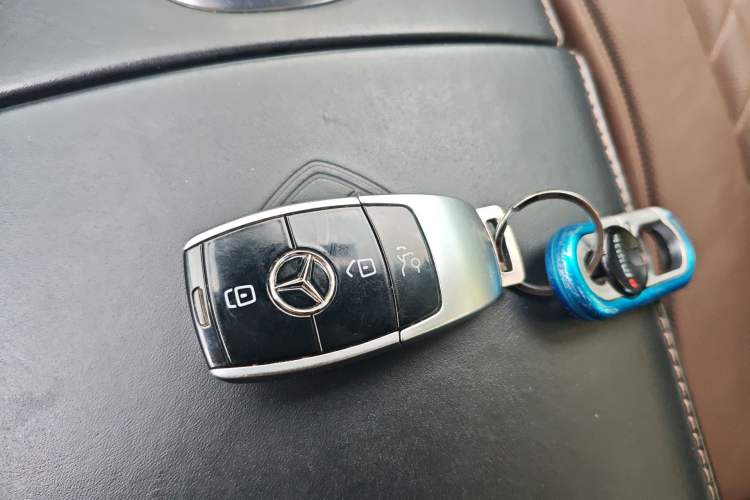 Used Mercedes-Benz Maybach S-Class 2018 S 450 4MATIC Vehicle Key