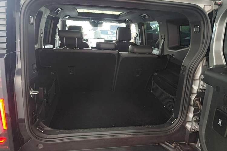 Used JETOUR Traveler 2023 2.0T All-Wheel Drive CrossPRO+ Trunk