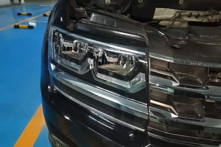 Used Volkswagen Teramont 2017 380TSI Four-Wheel Drive Luxury Edition Right Front Headlight