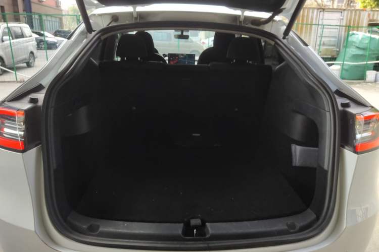 Used Tesla Model Y 2021 Long-Range All-Wheel-Drive Version