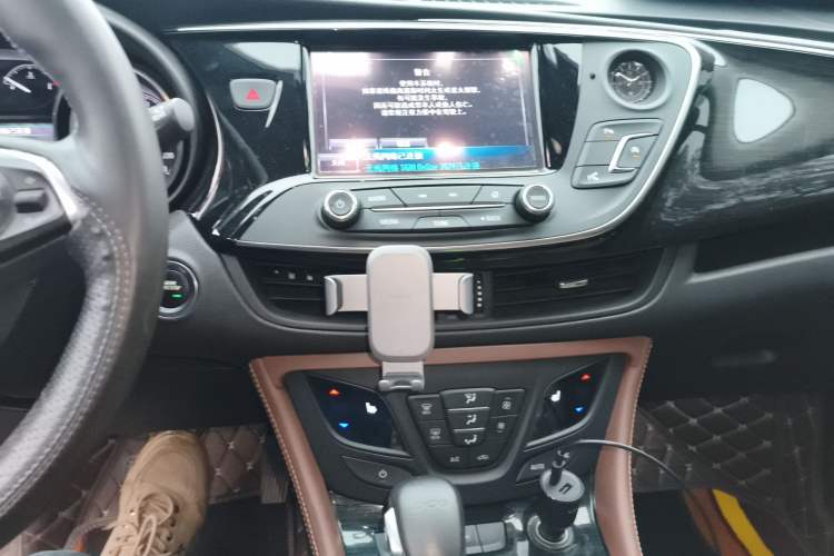 Used Buick Envision 2018 20T Two-Wheel Drive Luxury Model Audio And AC Panel