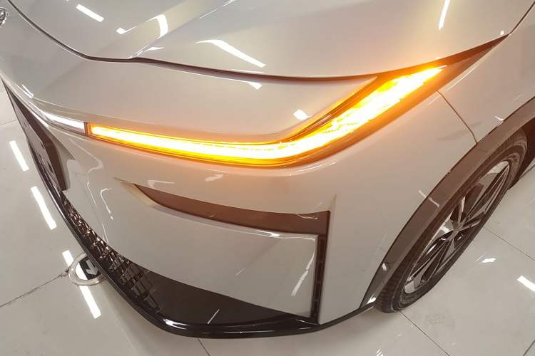 Used Toyota BZ 3X 2025 520 Pro+ Left Front Headlight