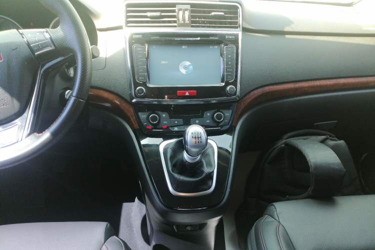 Used Haval H6 2014 Sport Version 1.5T Manual Two-Wheel Drive Elite Edition
