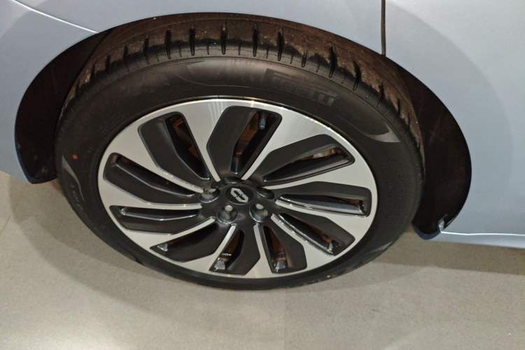 Used Hima AITO M5 2023 Extended-Range Four-Wheel Drive Intelligent Driving Version
