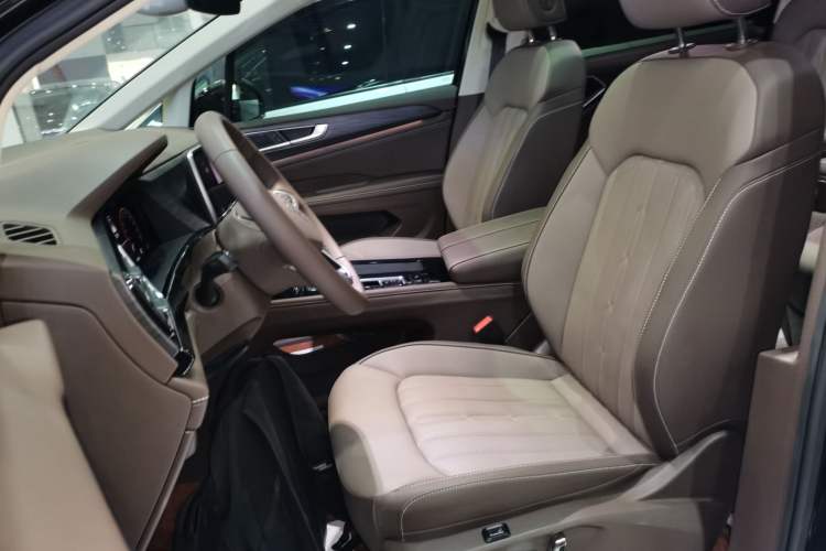 Used Volkswagen Viloran 2024 380TSI Luxury Edition