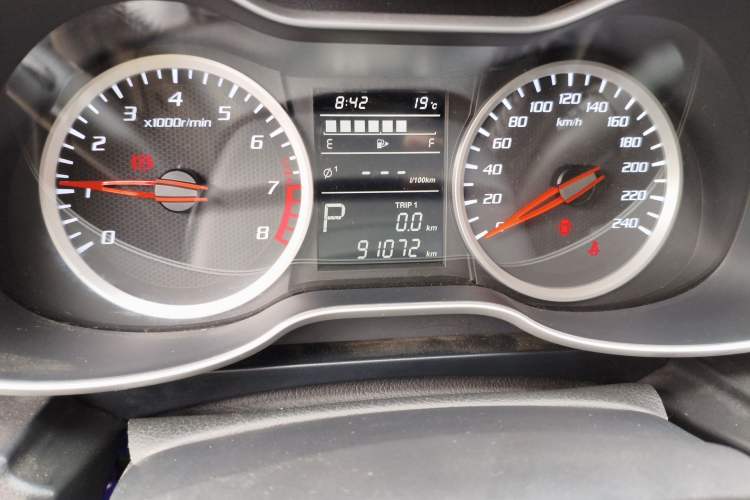 Used Bestune X40 2018 Internet Celebrity Edition 1.6L Automatic Luxury Version Odometer Close Up