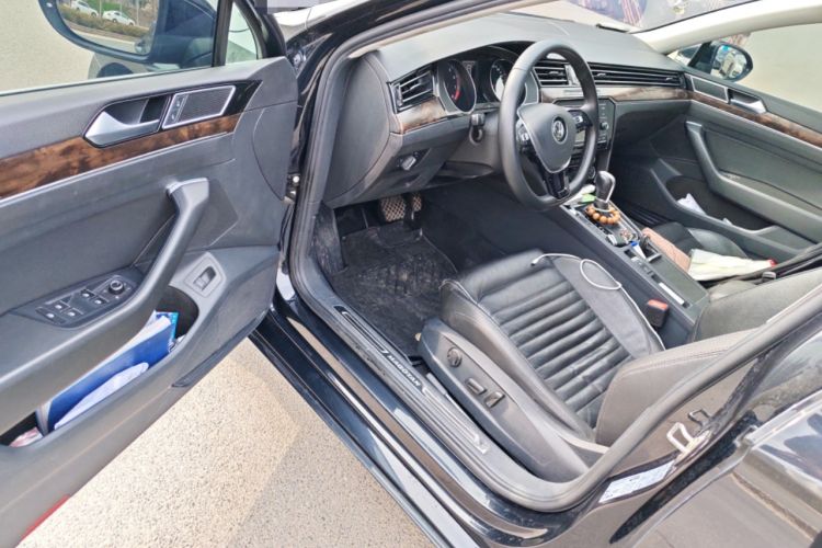 Used Volkswagen Magotan 2018 Facelift 330TSI DSG Luxury Model Driver Seat