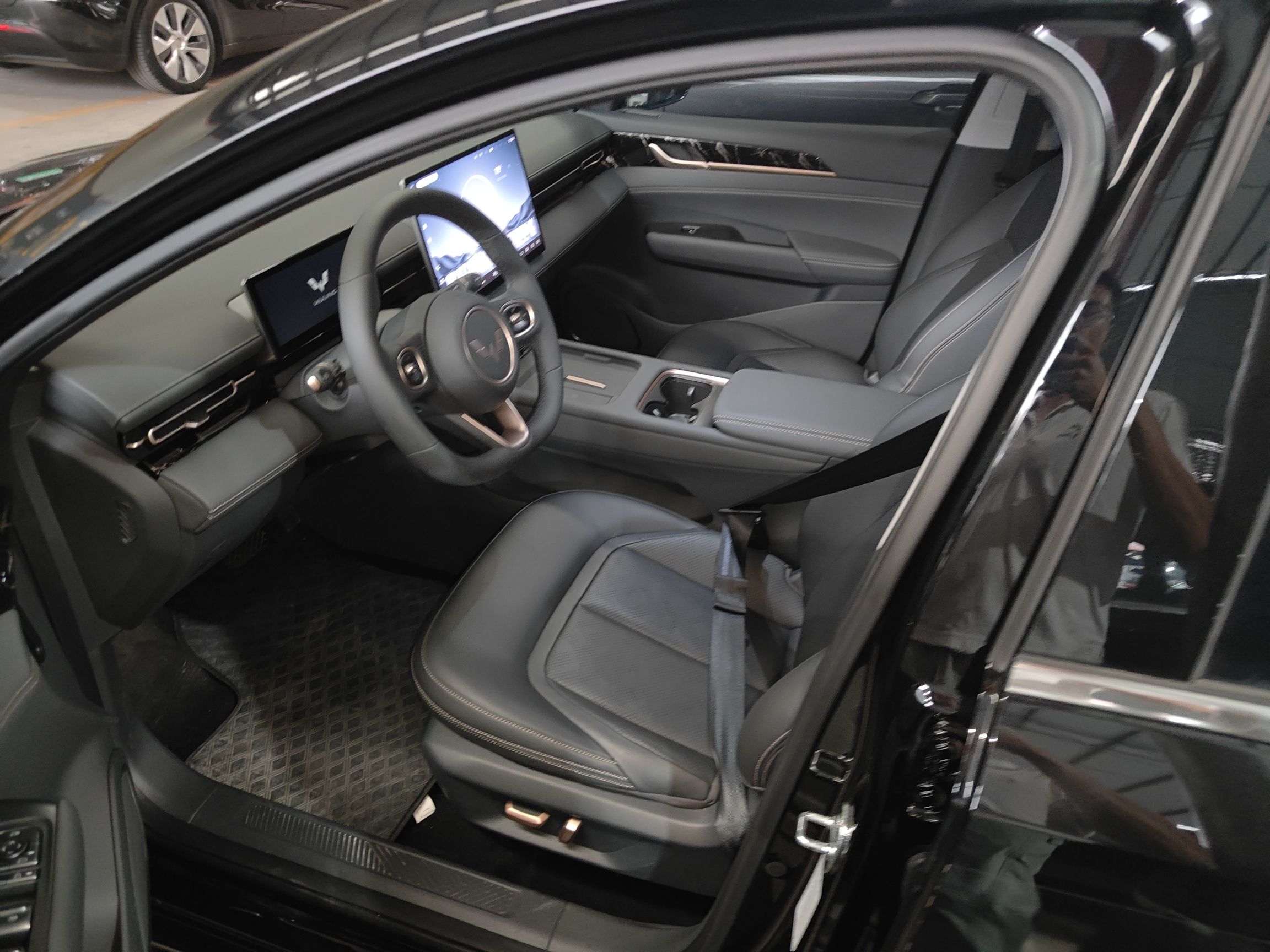 Переднее сиденье в автомобиле