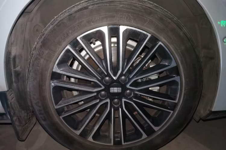 Used Geely Galaxy 8 2025 130km EM-i Deluxe Edition
